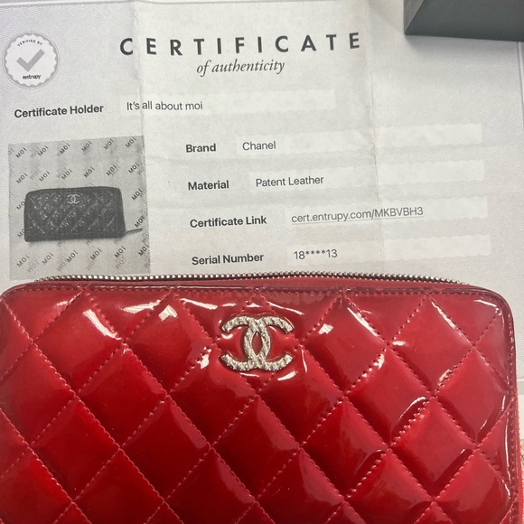 CHANEL Patent Quilted Brilliant
Zip Around Wallet Red - Picture 7 of 11